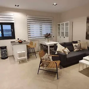 https://estupendo-piso-en-la-playa-victoria.es-andalucia.com