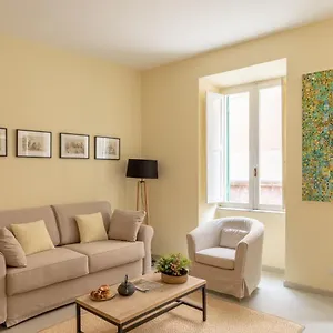 https://iflat-lovely-in-trevi.it-romehotels.com