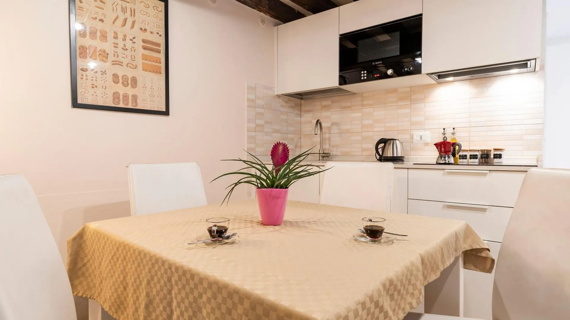 Fenix Colombina In Biennale - Your Little House Venice Apartment